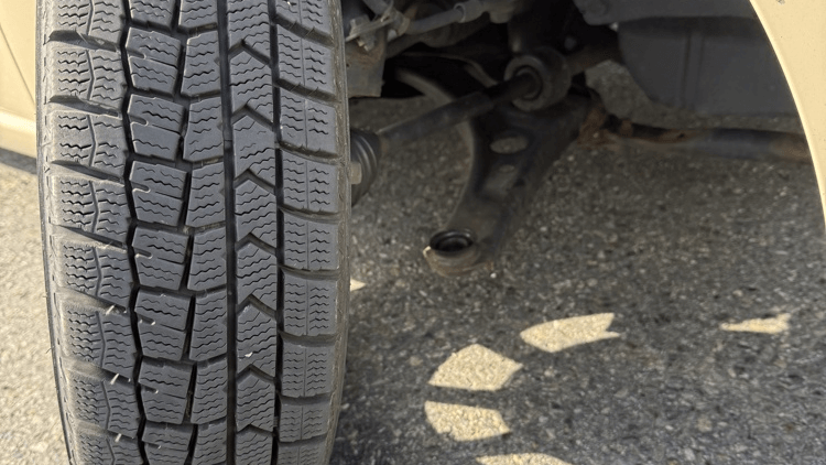 車の運転中に突然タイヤが外れて制御不能になった話